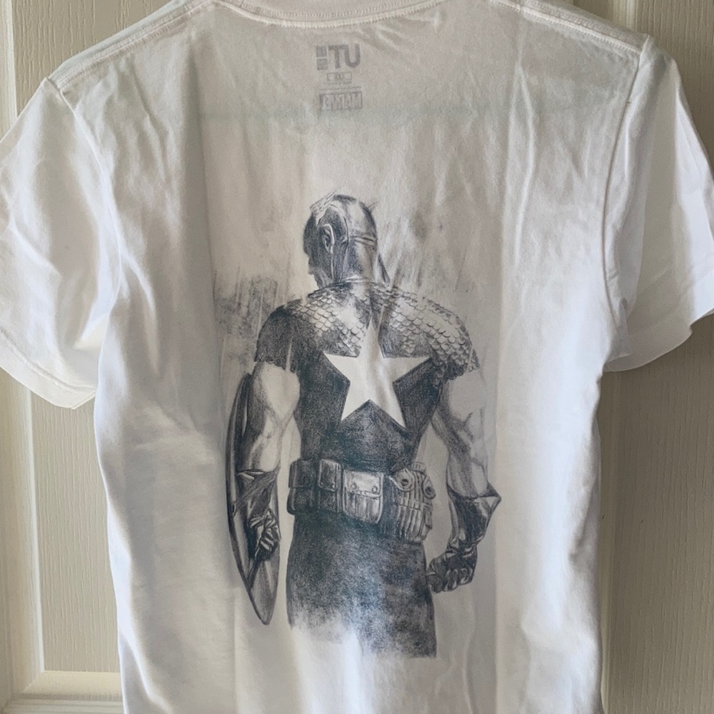 New Uniqlo Marvel Captain America Tee